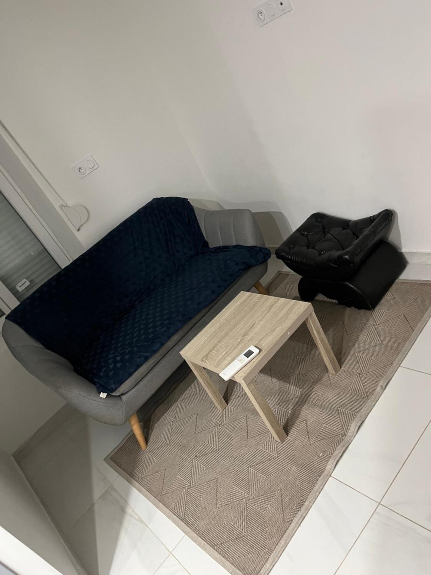 Appartement Calme Dans Villa Individuelle Bagnols-sur-Ceze Ngoại thất bức ảnh